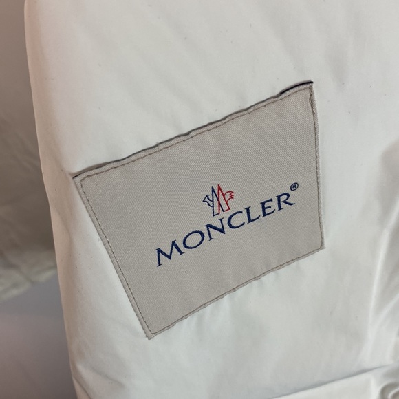 Moncler Men's White Hooded Rain Coat Jacket Size M Wind Water Proof - Picture 3 of 9